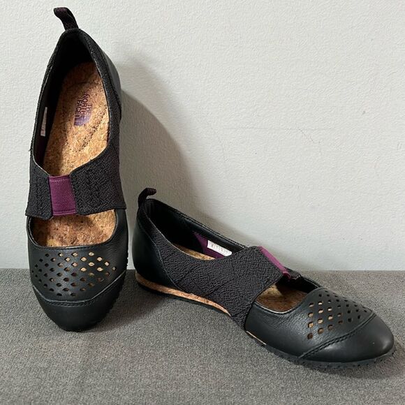 The North Face Mary Jane Shoe Size 5 - Picture 1 of 8